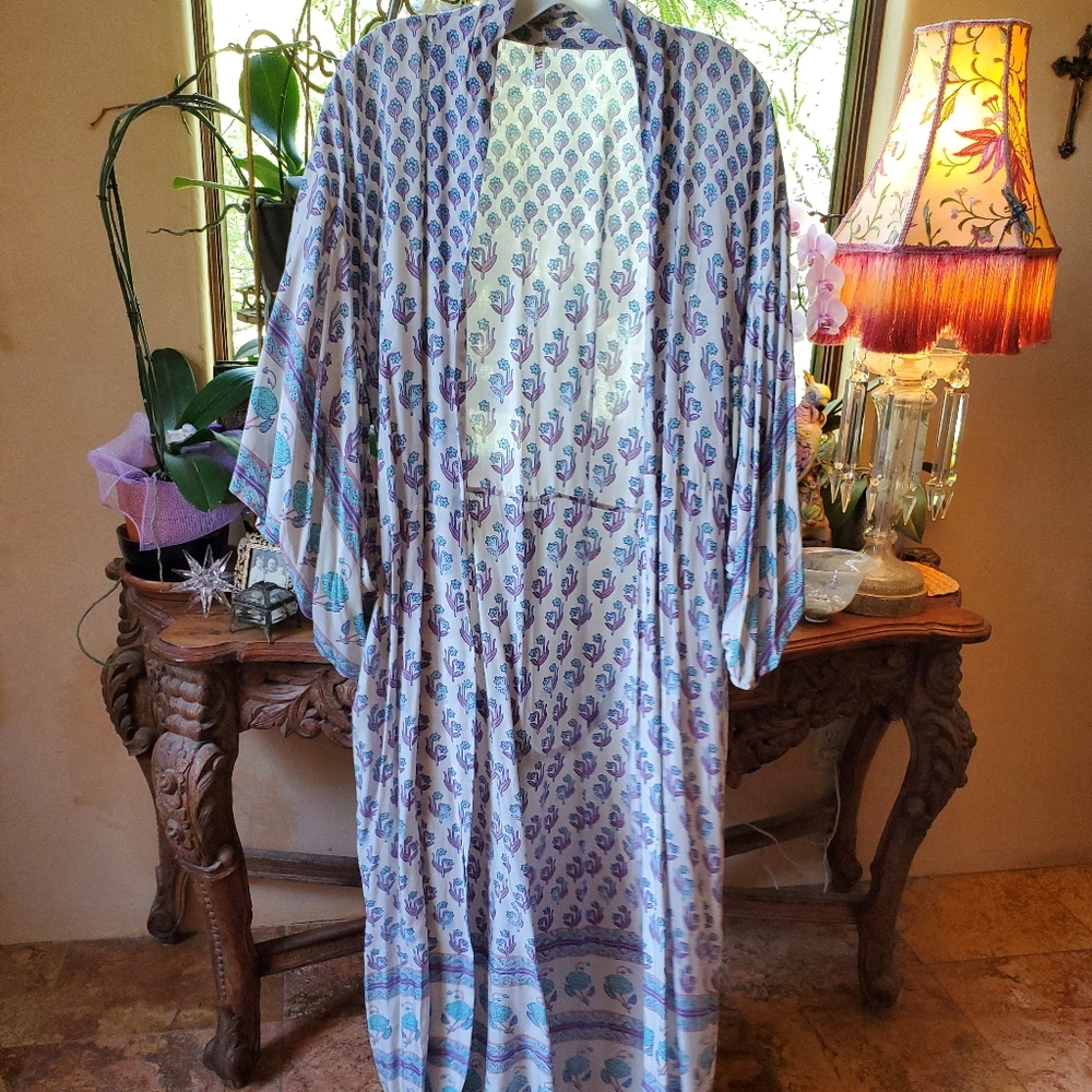 Spell Kimono - Picture 2 of 4
